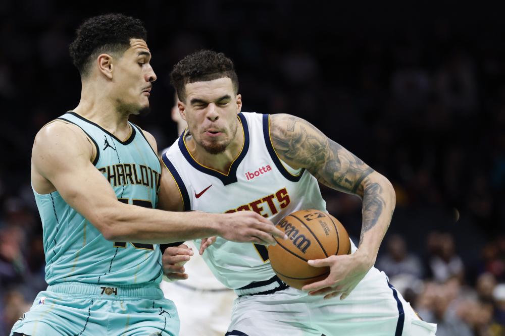 两位侏儒演 两位侏儒演