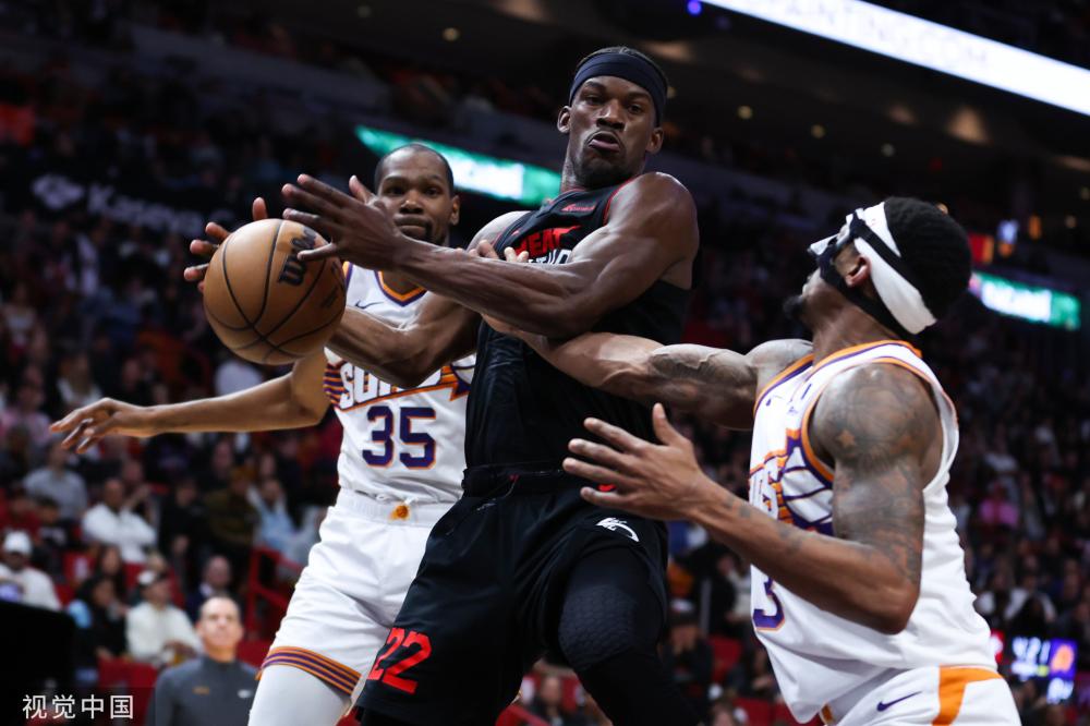 入默哀环节 入默哀环节