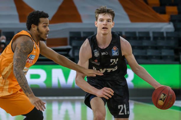 展现了他对 展现了他对