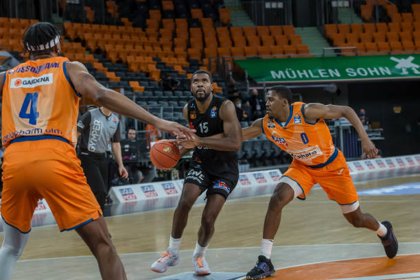 球员不断提 球员不断提